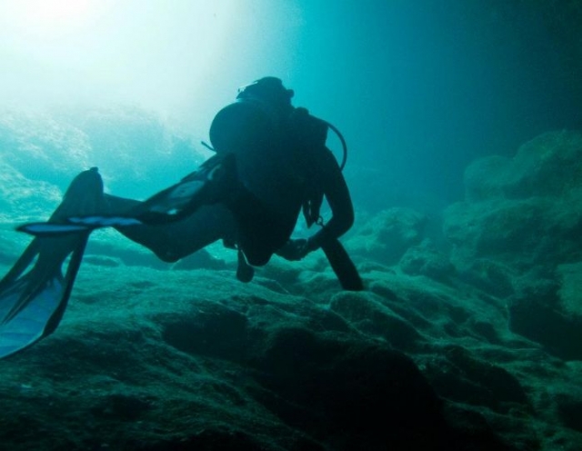  Entrenamiento de buceo en el 64 